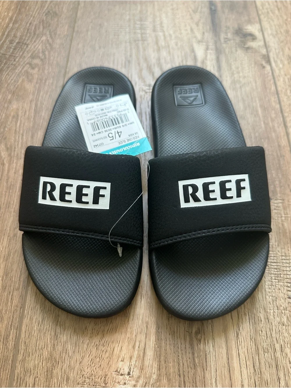 NWT! Reef Youth Slides, Black, Slip on/off, Beach, Vacation, Youth 4/5 (big kid)